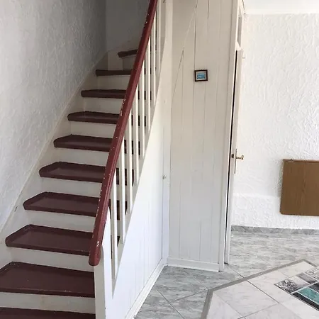 Ferienhaus 니데겐